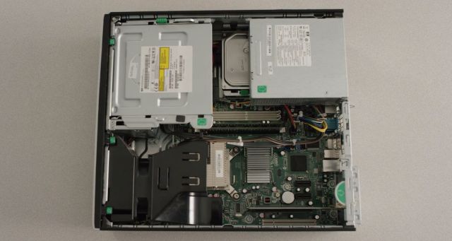 how to connect ssd hard drive to motherboard